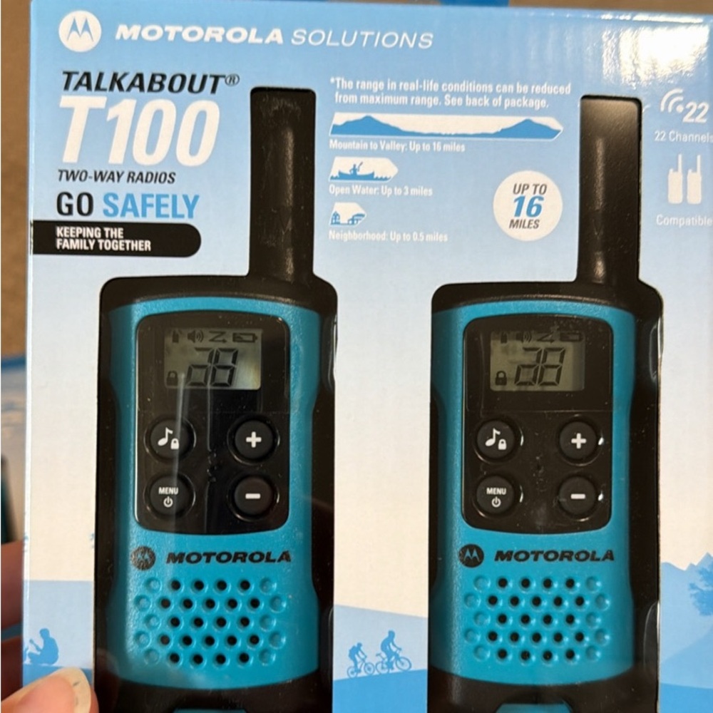 Motorola Talkabout T100 Two-Way Radios - Black and Blue